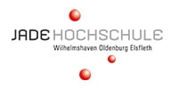 Logo der Jade Hochschule mit Schriftzug „JADE HOCHSCHULE – Wilhelmshaven Oldenburg Elsfleth“ und drei roten Kugeln als Gestaltungselemente.