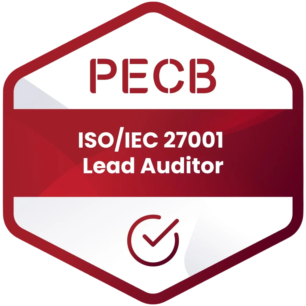 Abzeichen der PECB ISO IEC 27001 Lead Auditor Schulung mit Häkchen Symbol als Nachweis der Auditor Zertifizierung im Informationssicherheitsmanagement