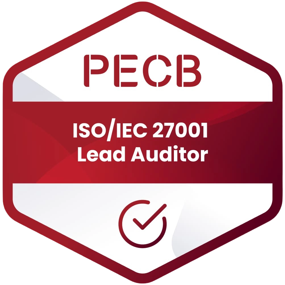 Abzeichen der PECB ISO IEC 27001 Lead Auditor Schulung mit Häkchen Symbol als Nachweis der Auditor Zertifizierung im Informationssicherheitsmanagement